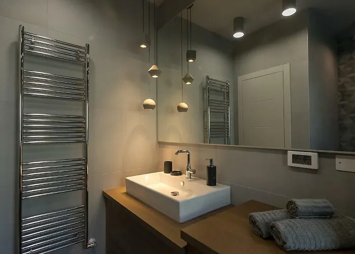 Magnolia - Modern Near Center And Sea 포레치